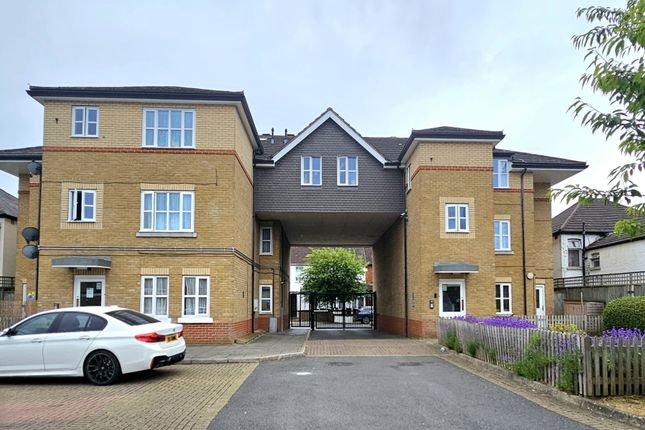 Flat for sale in Sangam Close, Southall