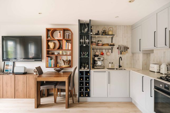 32 Speldhurst Road, London photo 4