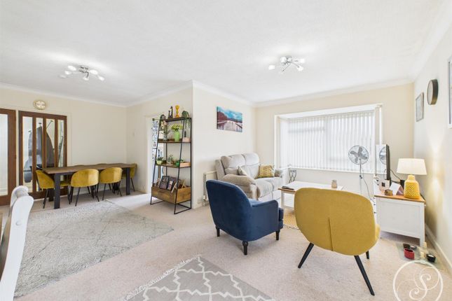 21, Park Villa Court, Leeds photo 3