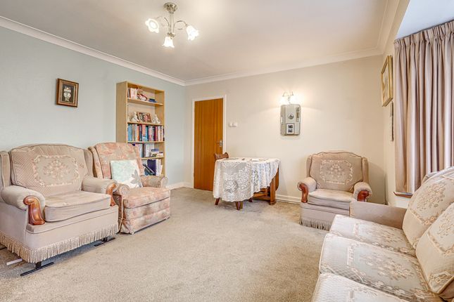 310, Elmsleigh Drive, Leigh-on-sea photo 4