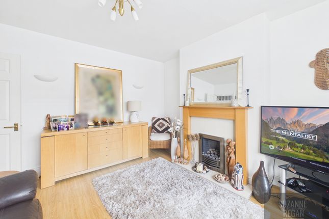 62 Winifred Avenue, Coventry photo 4