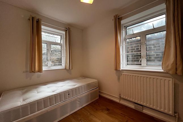 208 Fulham Palace Road,, Ground Floor Flat Rear, London photo 5