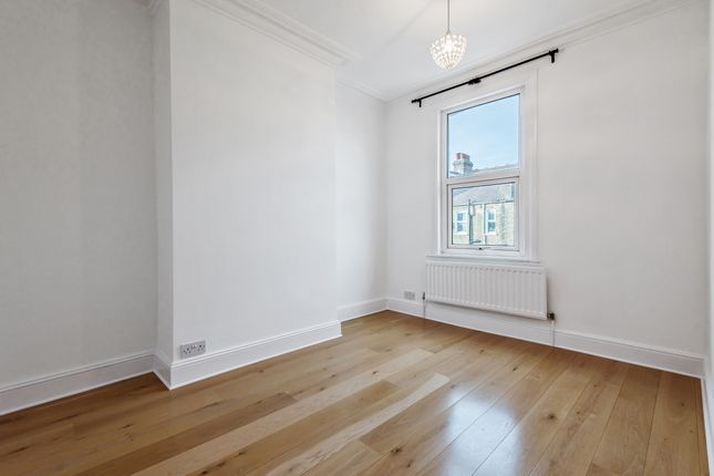 Clifton Park Avenue, London photo 4