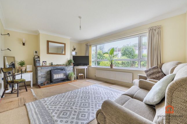 42, Boscathnoe Way, Penzance photo 2
