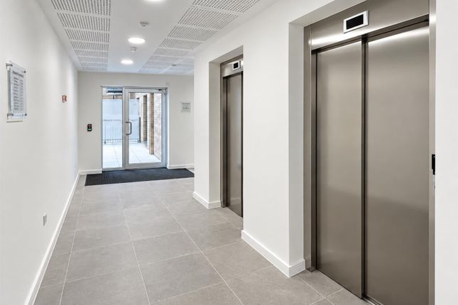 8 Springwell Apartments, Colnebank Drive, Hertfordshire photo 3