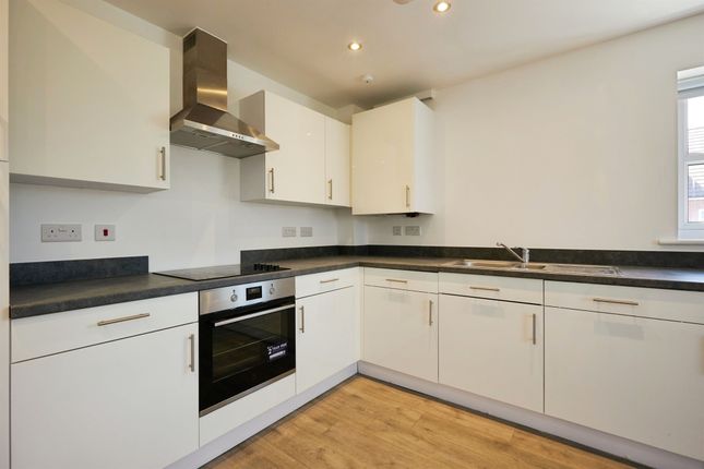8, Whatley Way, Salisbury photo 4