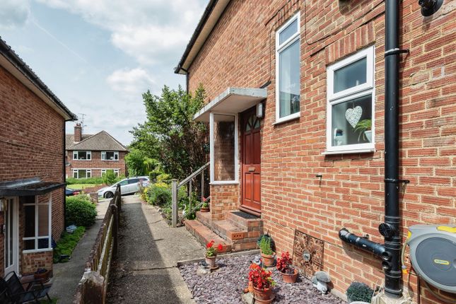 Maisonette for sale in Minchin Close, Leatherhead, Surrey