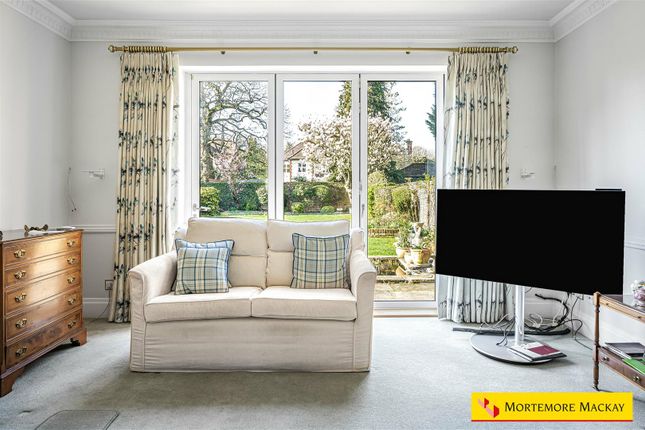 1A, Branscombe Gardens, London photo 4