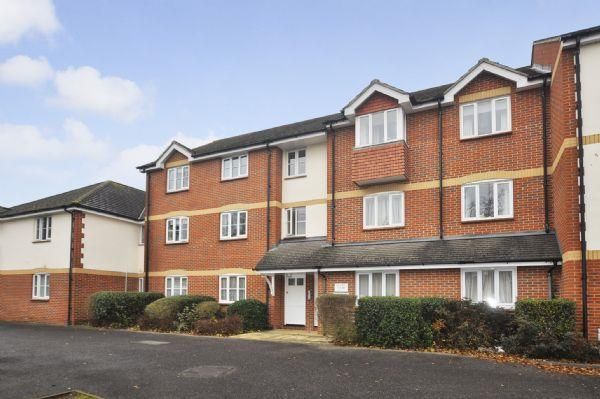 Flat to rent in Thames View, Abingdon