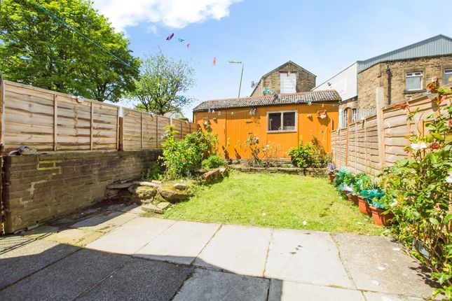 48, Clifby, Halifax photo 4