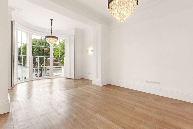Terraced house to rent in St. Johns Wood Road, London
