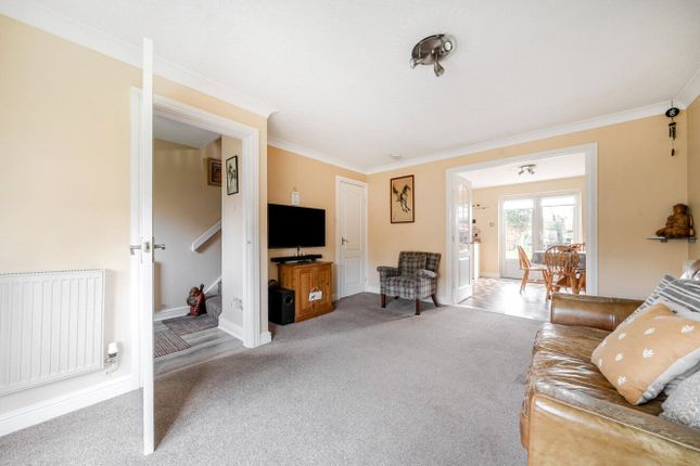 10, Saunters Close, Somerset photo 4