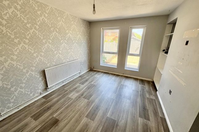36, Lessingham, Peterborough photo 3