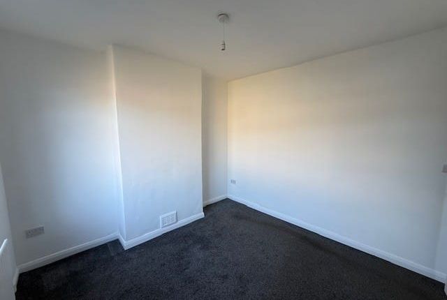 Moorland Road, Burnley photo 4