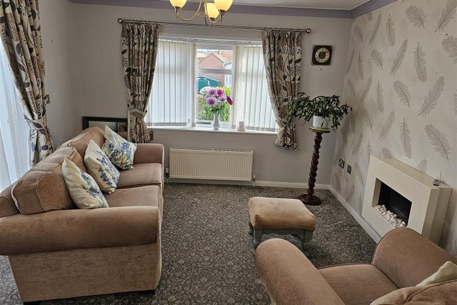 Mobile/park home for sale in Wellow Road, Ollerton, Newark