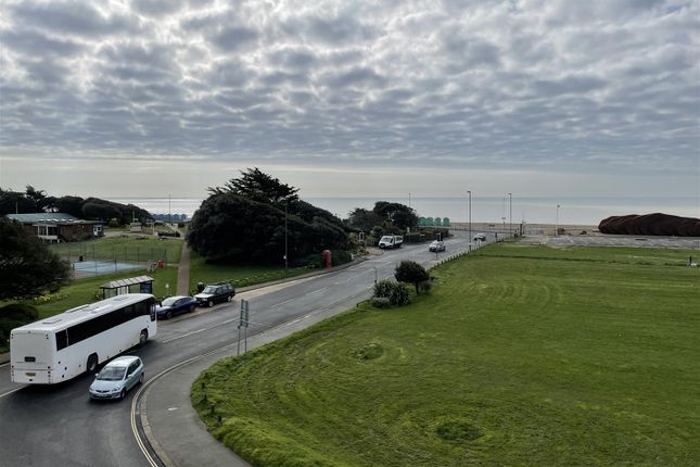 Flat 5, 24, South Terrace, Littlehampton photo 3