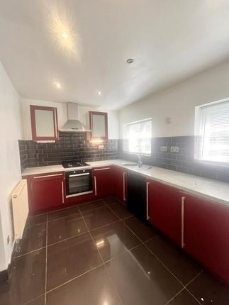 418, Huddersfield Road, Stalybridge photo 4