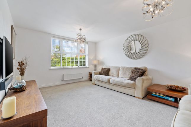 12 Leachman Way, Petersfield photo 4