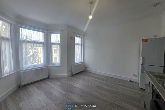 B Churchill Road, London photo 2