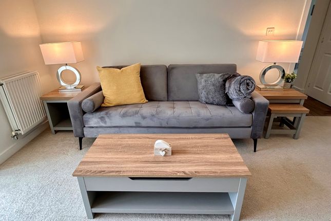 2 Bed Flat To Rent Sir Harry Secombe Ct, Swansea Sa1