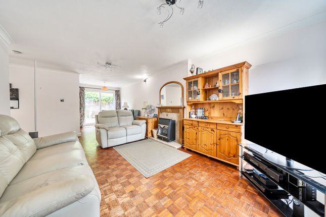 11, Martin Way, Surrey photo 4