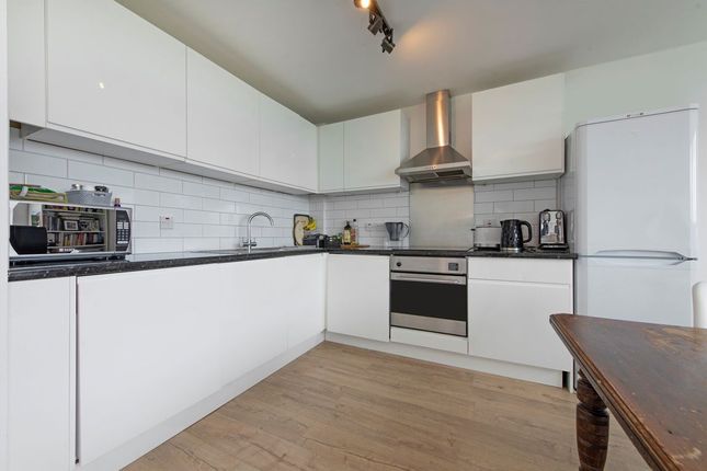 Flat 409, Baltic Quay, 1, Sweden Gate, London photo 4