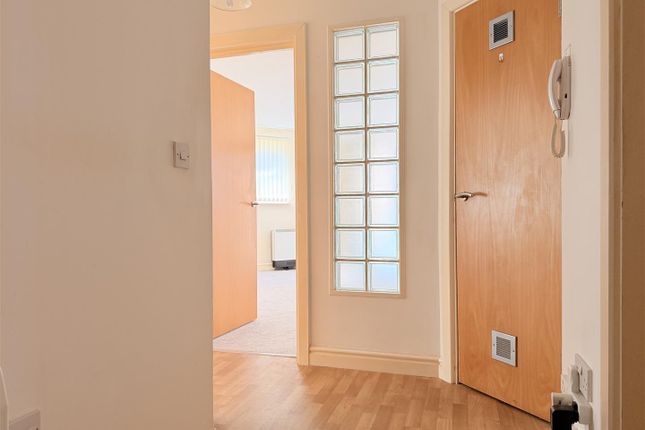 Flat 11, Cwrt Clara Novello, Pentre Doc Y Gogledd, Llanelli photo 2