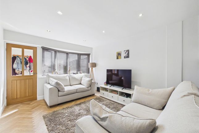 17, Ennerdale Close, Dronfield photo 2