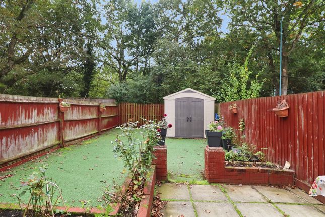 5, James Court, Cardiff photo 3