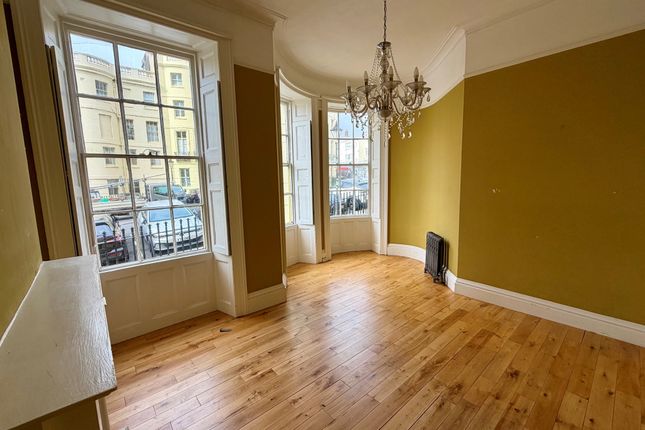 Flat 2, 29, Brunswick Square, Hove photo 3