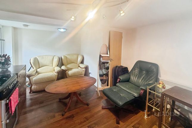 Flat 2 The Mews, 159, High Street, Kent photo 3