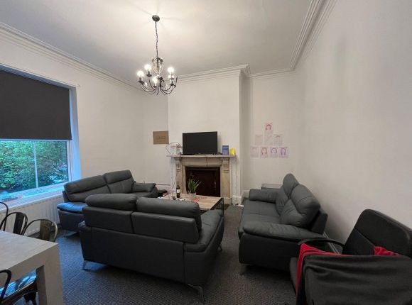 8 bed property for rent in Hyde Park Terrace, Leeds, West Yorkshire LS6
