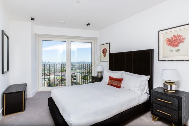 172, Keybridge Tower, Vauxhall photo 4