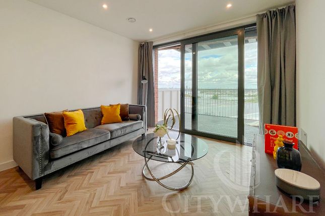Flat to rent in Skyline Apartments, Makers Yard, London