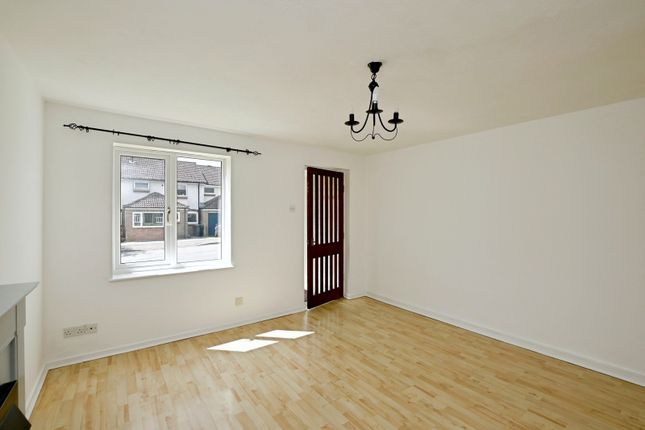 7, Oakwood Close, West Sussex photo 4