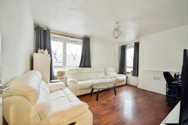 Flat 29, Newmill House,, Devas Street, London photo 2