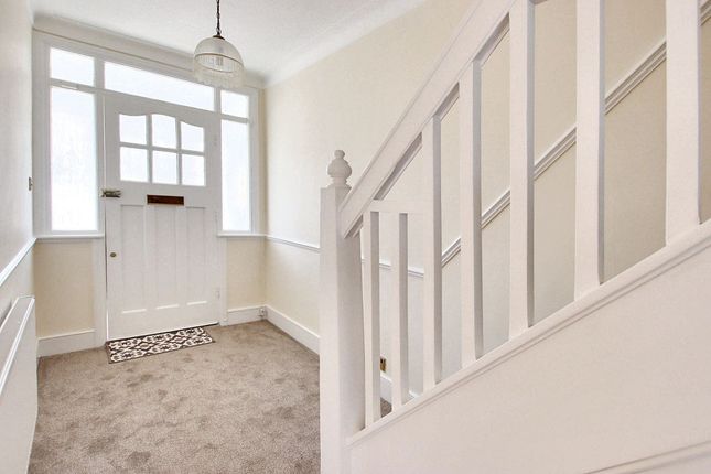 22 Silver Lane, West Wickham photo 2