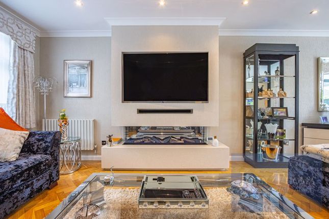 4, Coolgardie Avenue, Chigwell photo 4