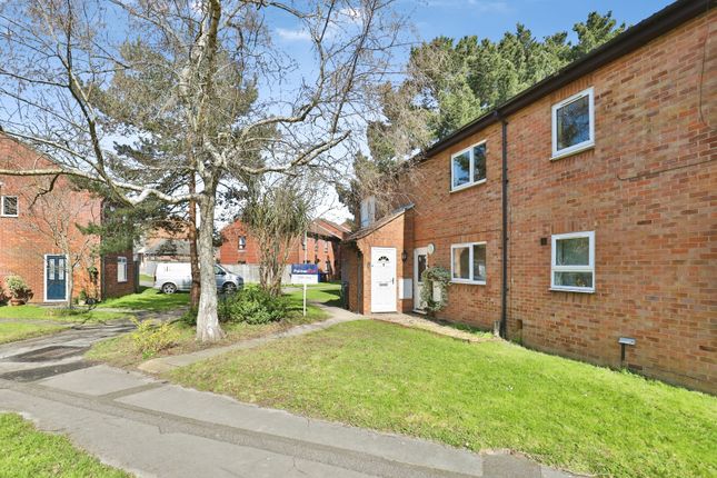 1-bed flat on 72, Thorncombe Close, Poole, £200,000