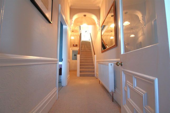 11, Windsor Crescent, Whitley Bay photo 4