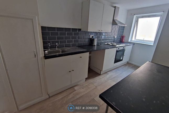 B Central Drive, Flat, Blackpool photo 3