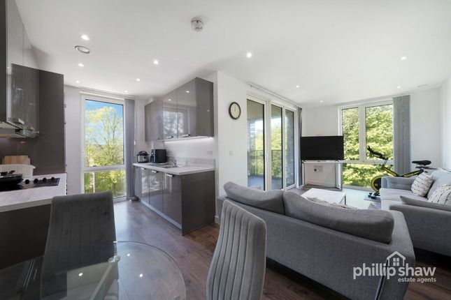 Flat 20, Aldenham Court, Edgware photo 4