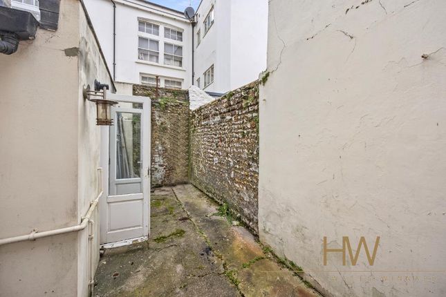 Terraced house for sale in Temple Street, Brighton