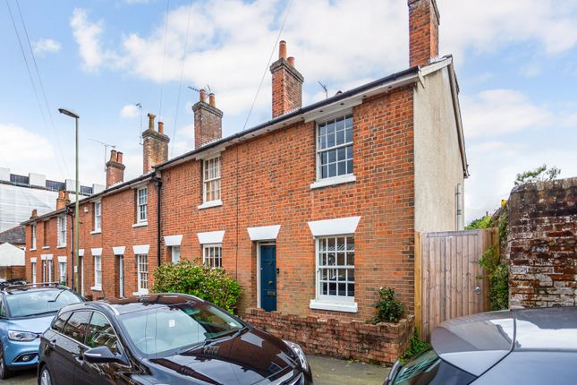 Terraced house to rent in Newburgh Street, Winchester, Hampshire