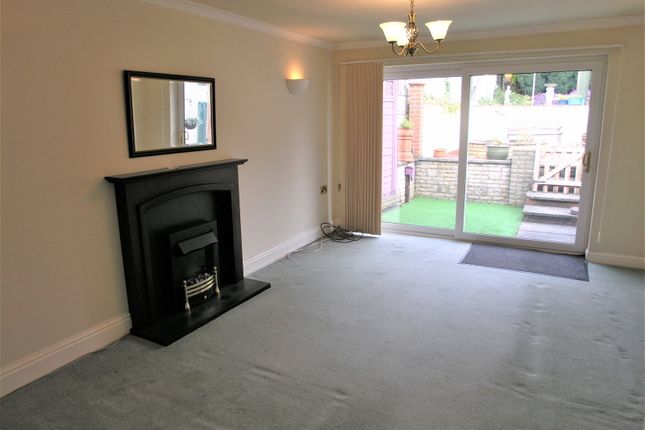 Kerry Close, Brierley Hill photo 3