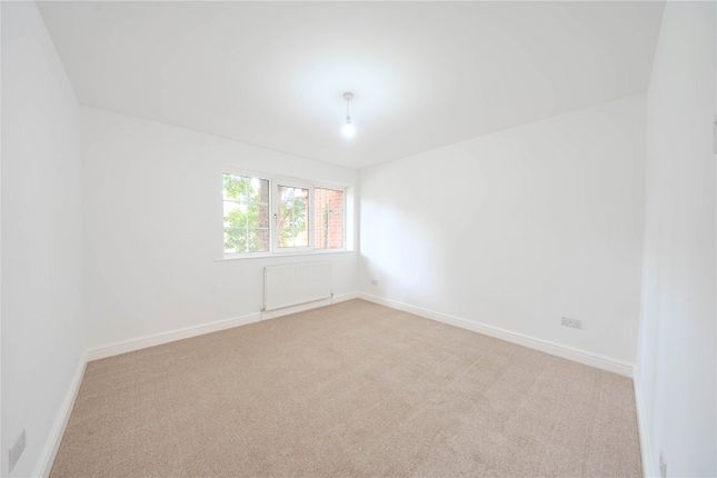 7, Warrels Court, West Yorkshire photo 4