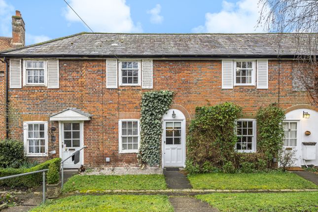 2-bed house on 2, Queens Head Cottages, Winchmore Hill, £1,995/mo