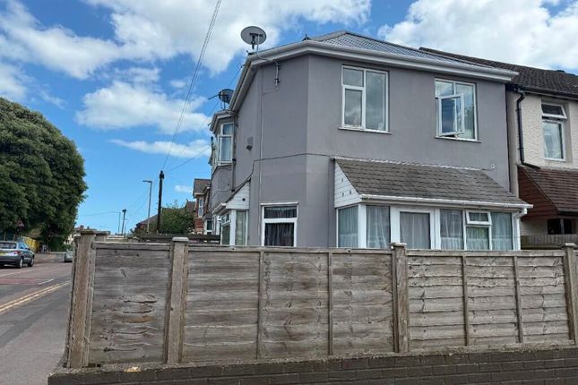 3-bed flat on 12A, Cranleigh Road, Bournemouth, £140,000