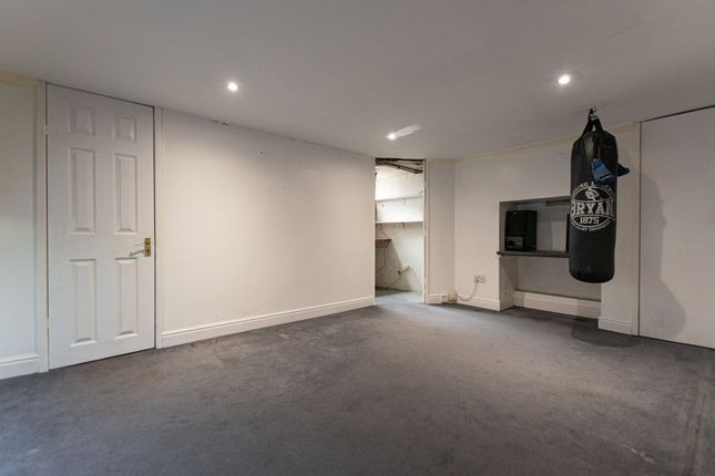 End terrace house for sale in The Avenue, Leigh