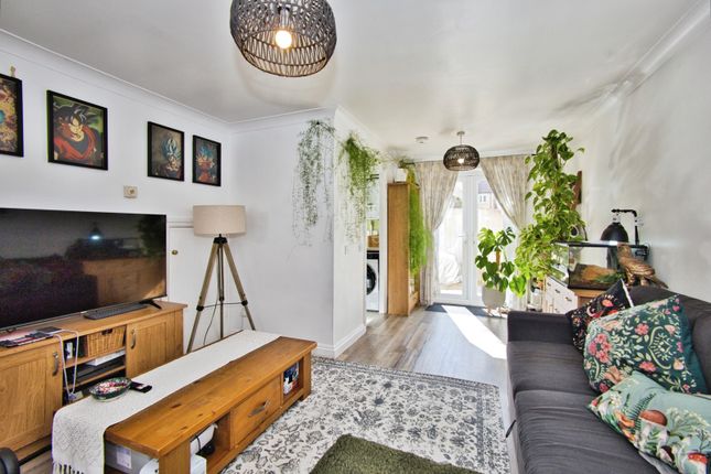 4, Connock Square, Somerset photo 3